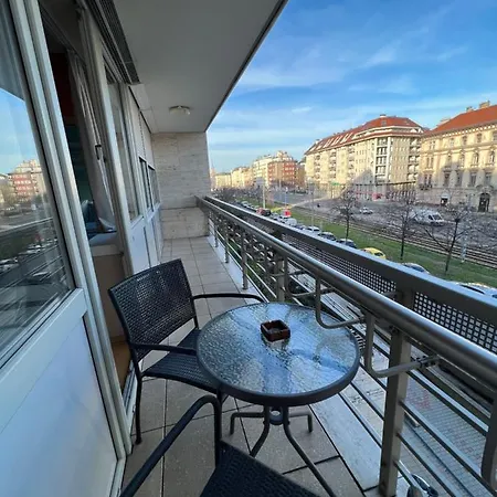 Apartamento Luxury Dunapest With Spa And Pool