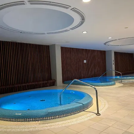 Апартаменты Luxury Dunapest With Spa And Pool